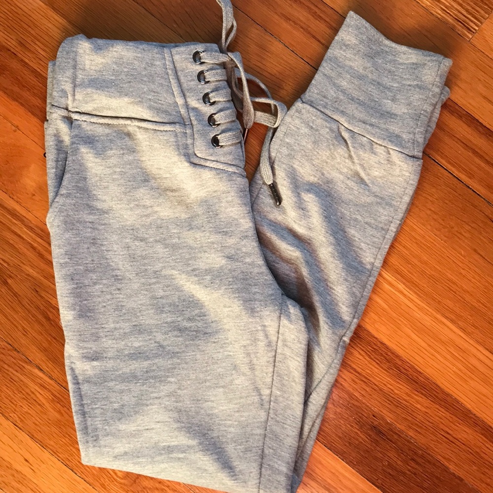 LARGE (8-10)❗️Lace up Joggers - Picture 7 of 8